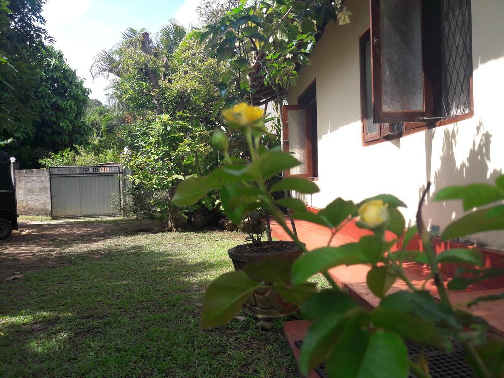 Apartamento Pradeepa House Unawatuna Exterior foto