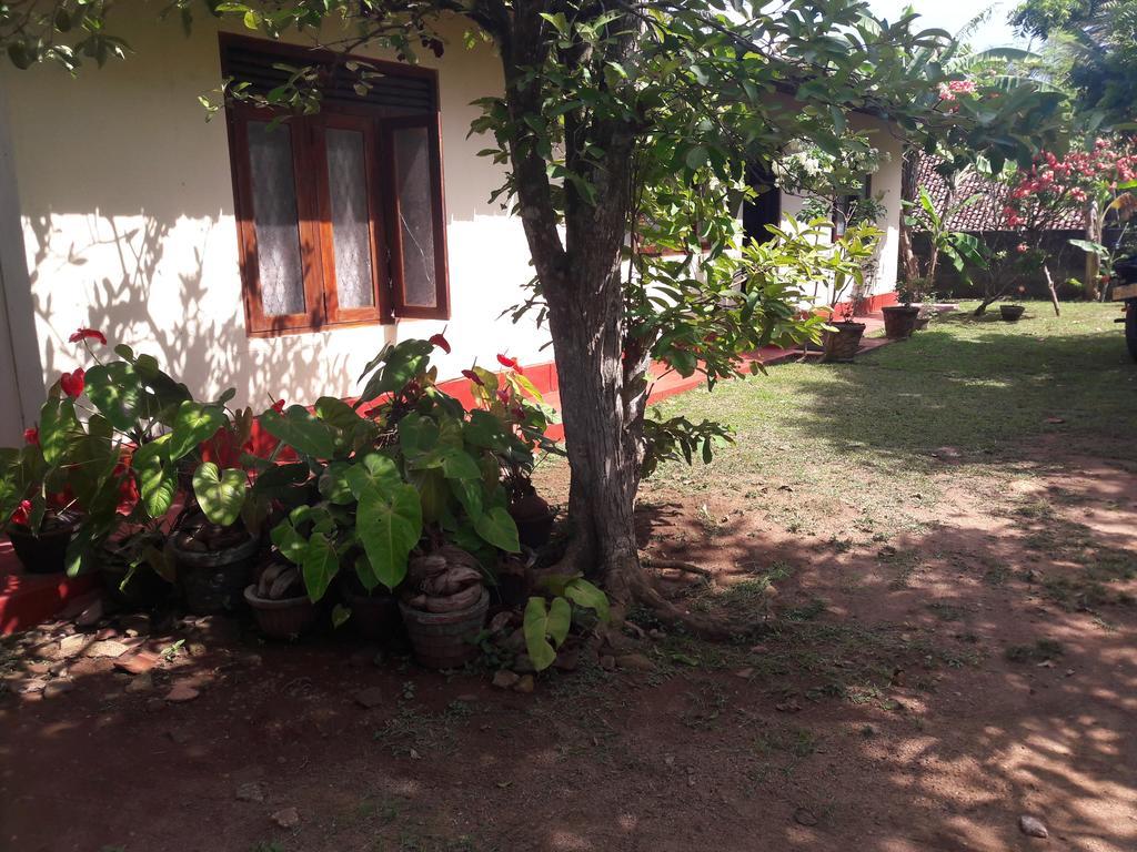 Apartamento Pradeepa House Unawatuna Exterior foto